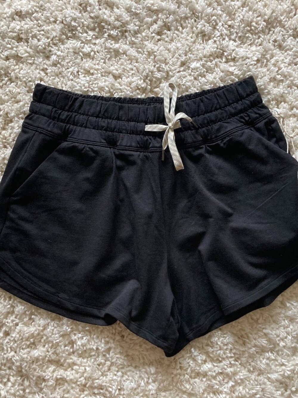 Vuori Halo Performance Short Women's DreamKnit™ Shorts, Black Heather, Small